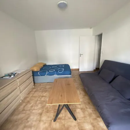 Superbe Studio, Avec Parking Sur Place Gratuit