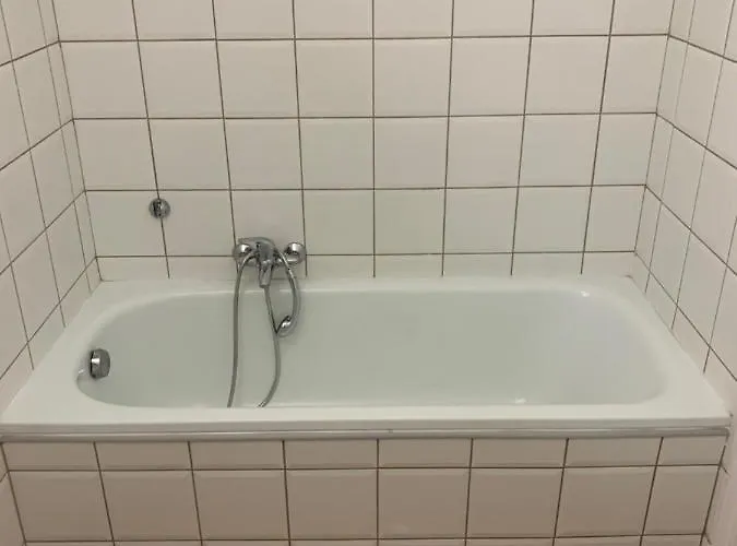 Superbe Studio, Avec Parking Sur Place Gratuit *